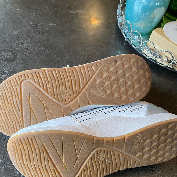 Shoes - Picture 7 of 7